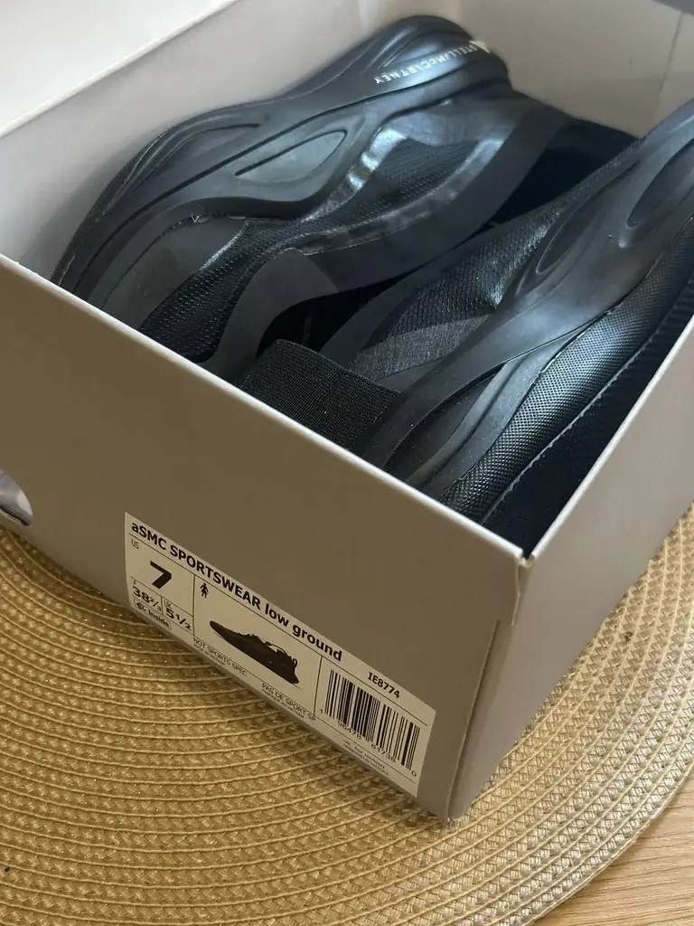 Новые кроссовки adidas by Stella McCartney