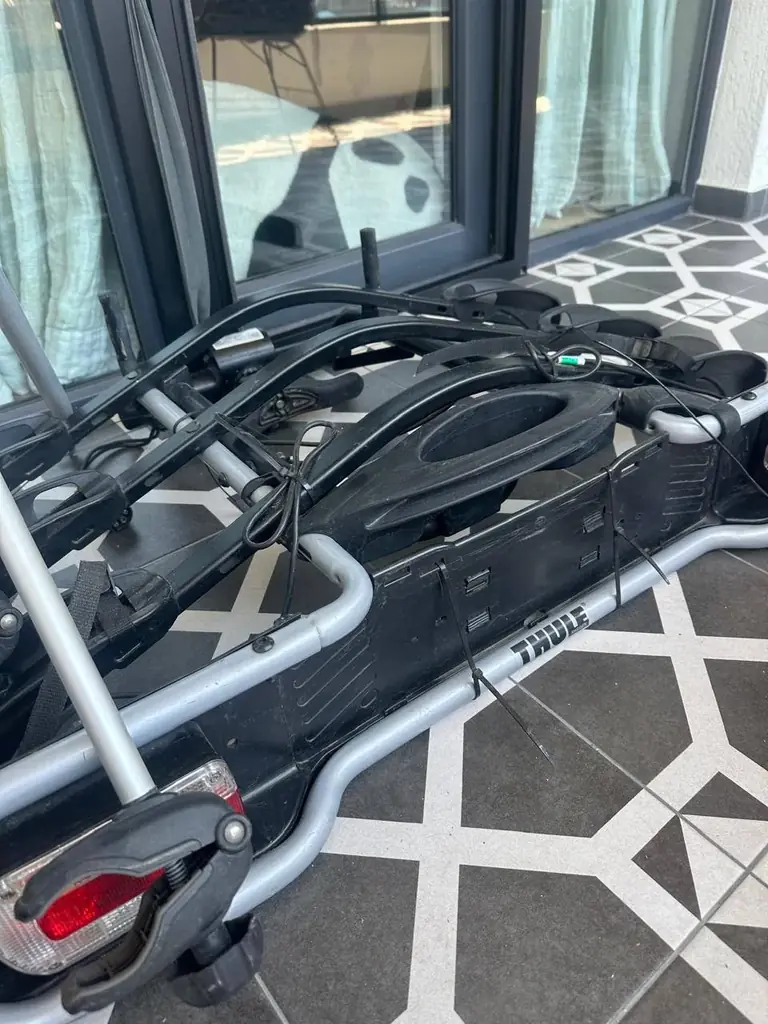 Велобагажник Thule EuroRide 943, платформа на 3 велосипеда с 7-pin разъемом, все исправное, грузопо…