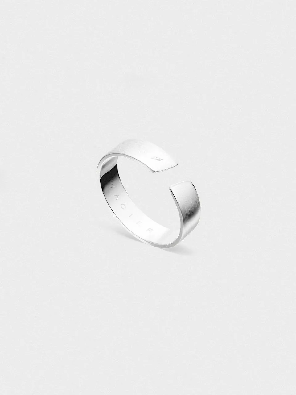 Продаю мужское кольцо Vacier Unisize Ring, открытое, регулируемое.