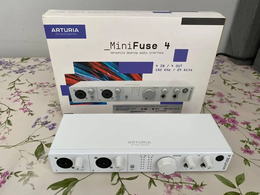 Аудиоинтерфейс arturia minifuse 4 в отличном состоянии