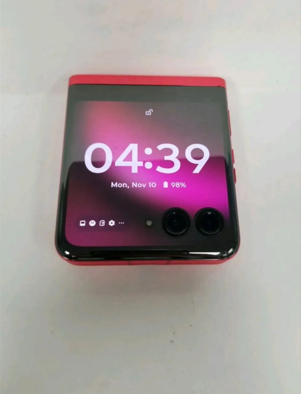 Motorola RAZR 40 Ultra - 500 лари