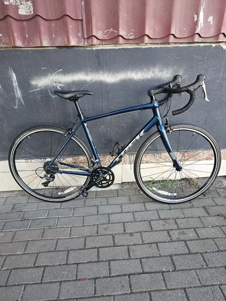 Продаются кроссовки Trek Domane AL2 в идеальном состоянии, размер 56.