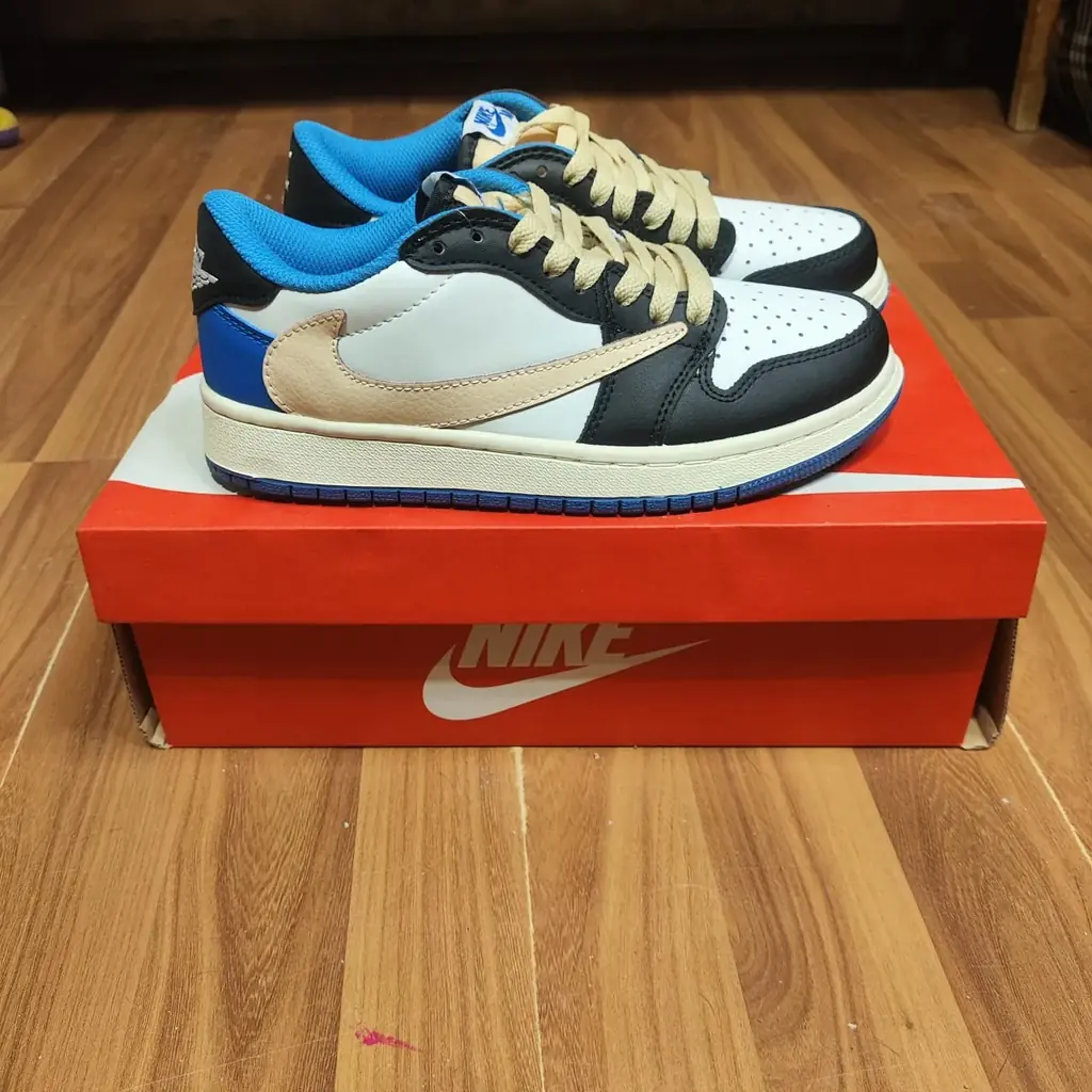 Продам реплику (класс AAA) кроссовок Air Jordan 1 Retro Low Travis Scott Fragment 38 р-р. Обувь абс…