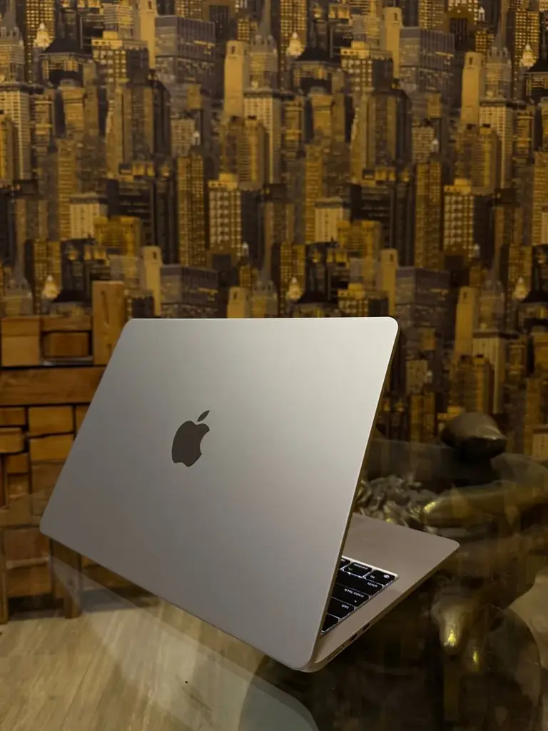 Macbook Air M3 2024 16/256 совершенно новый, с комплекта увеличенной оперативной памятью. фактическ…