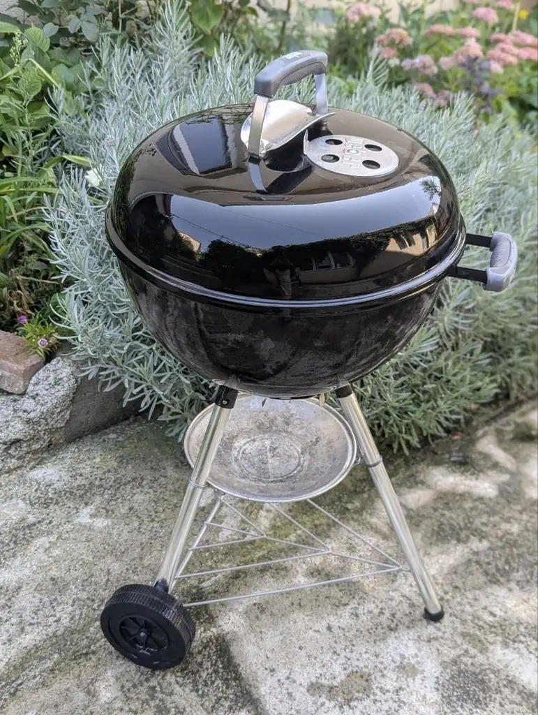 Гриль-барбекю WEBER 47см