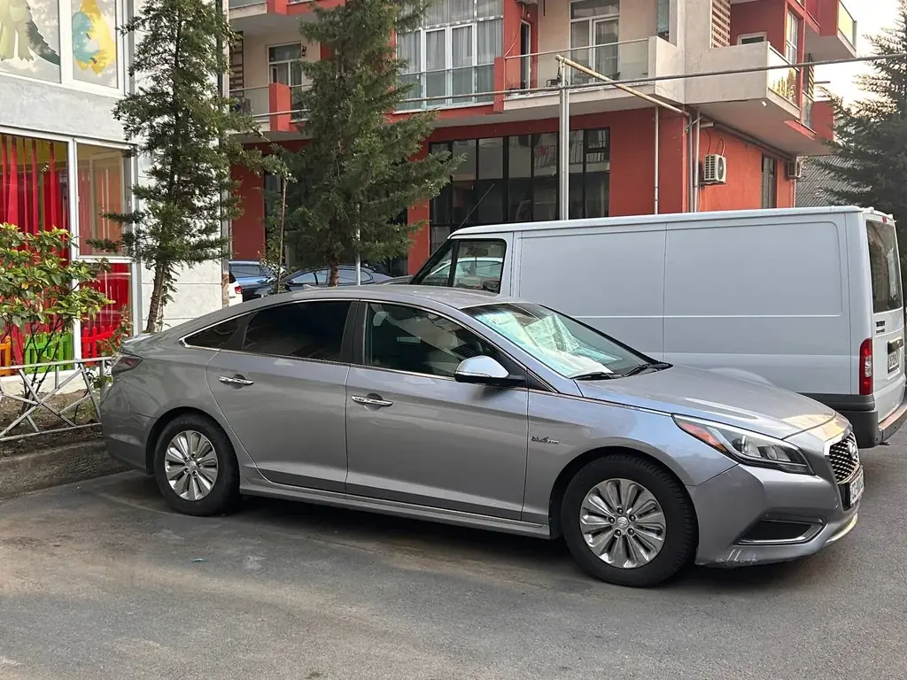 Продам машину Hyundai Sonata гибрид 2016 года, в отличном состоянии, очень экономичная расход 5-6 л…