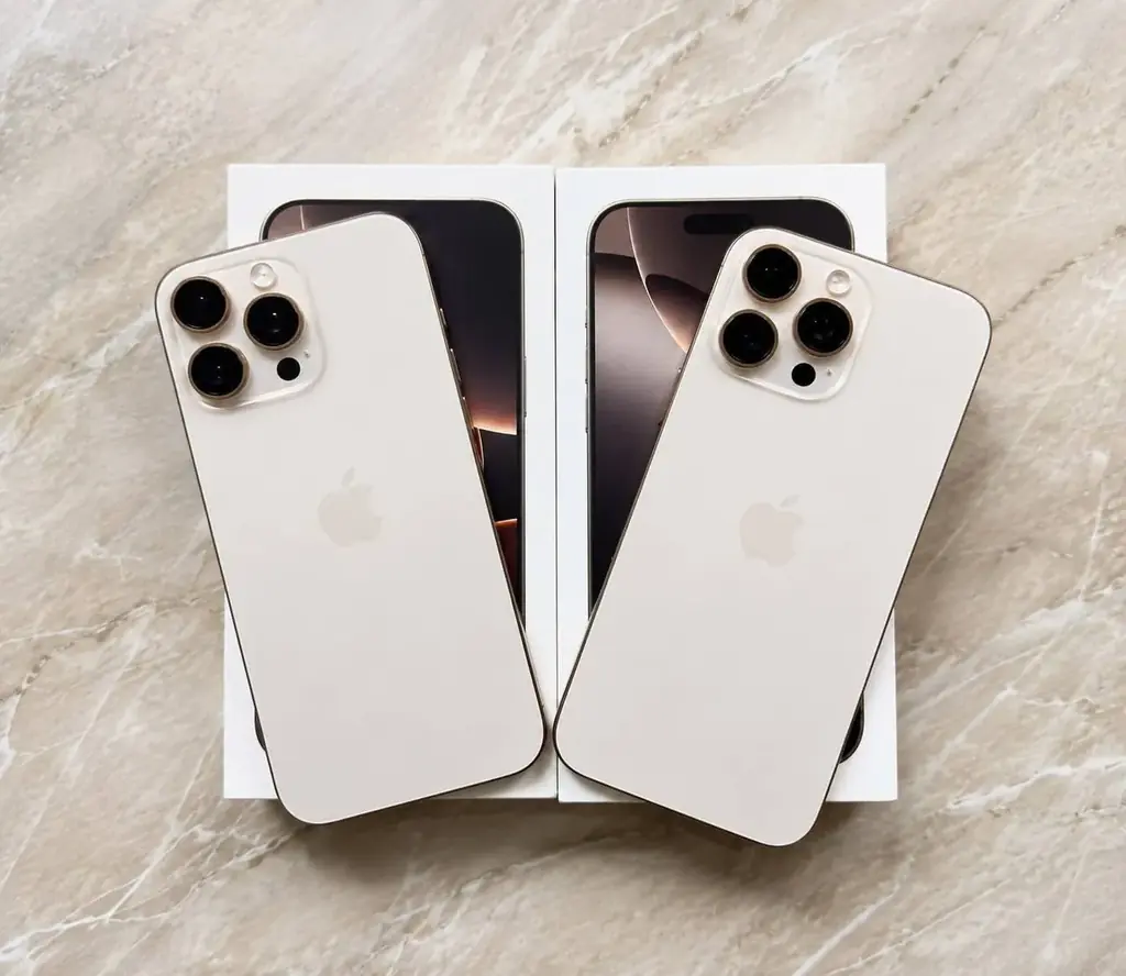 iPhone 16 Pro Max 512 ГБ (только eSIM). Идеальное состояние; не вскрывался, в ремонте не был. Модел…