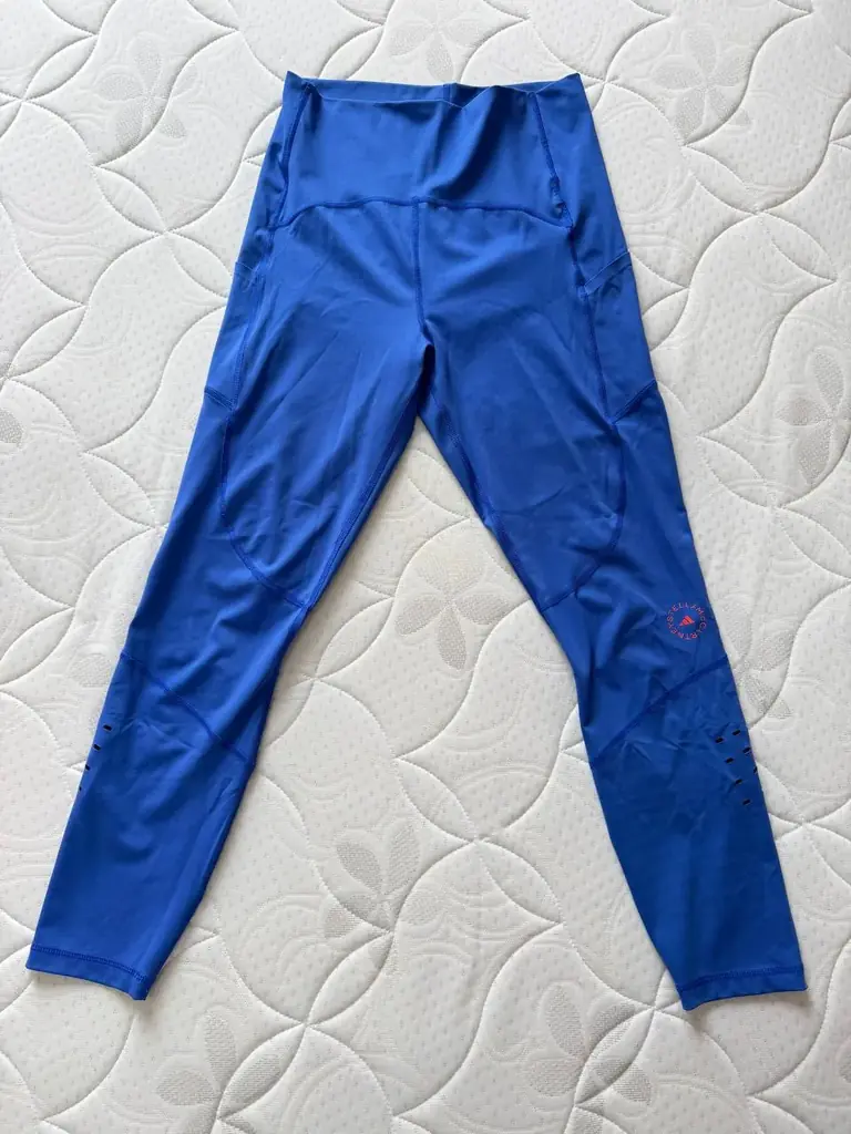 Лосины Adidas 30₾.