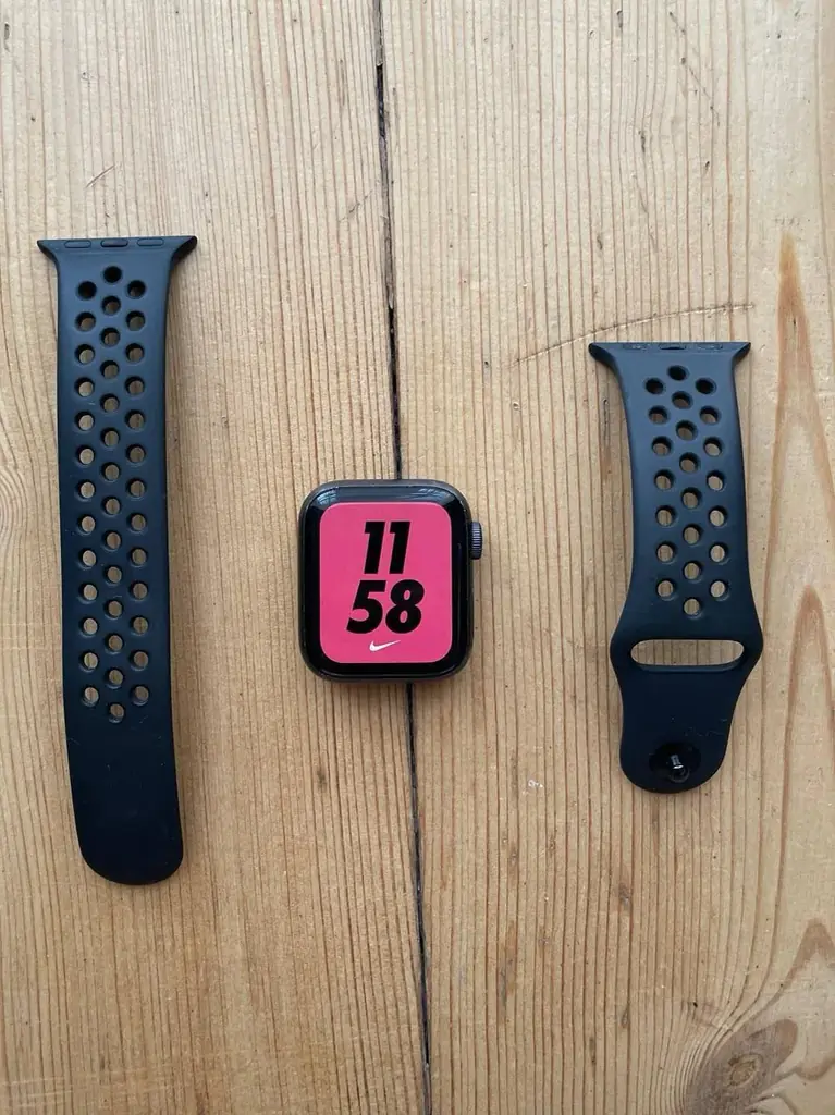 Apple Watch Nike Series 5 40mm A2092 GPS 87%