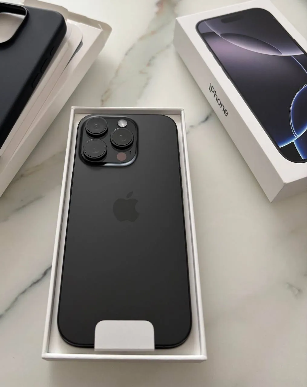 iPhone 16 Pro Max 256 ГБ (только eSIM). Идеальное состояние, без царапин, не вскрывался, в ремонте …