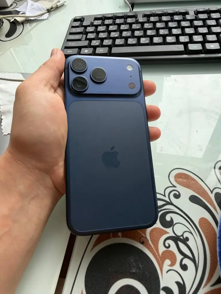 Продам новый apple iphone 17 pro max 256gb sim+esim 🔵