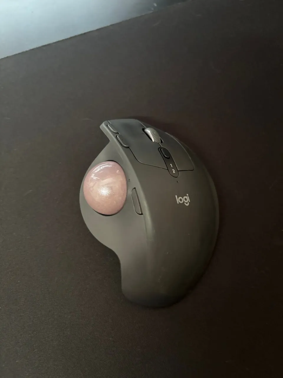 1) Logitech MX Ergo - беспроводной трекбол. Снижает нагрузку на кисть и не требует перемещения по с…
