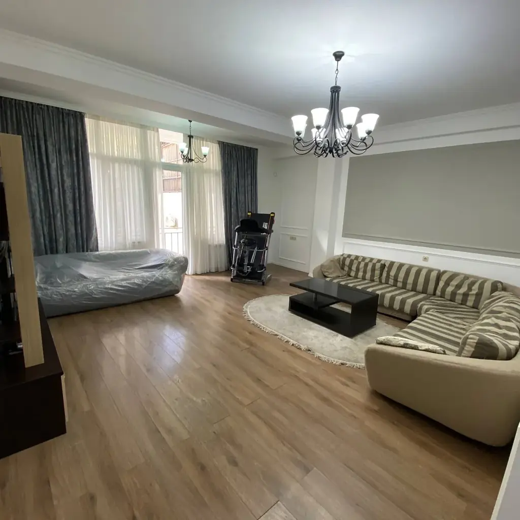 1000$🏡599305408⬆️Сдается квартира в Ваке на улице Сванидзе, 3 комнаты, 120 кв.м, рядом с парком Ва…