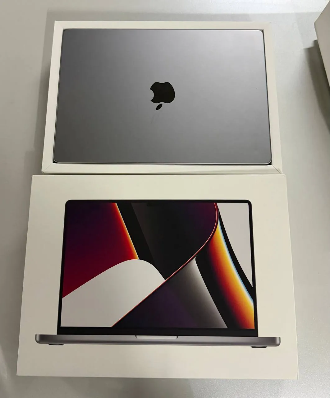 MacBook Pro (14 дюймов, чип M1 Pro, 16 ГБ ОЗУ, SSD 512 ГБ) в хорошем состоянии. В комплекте коробка…