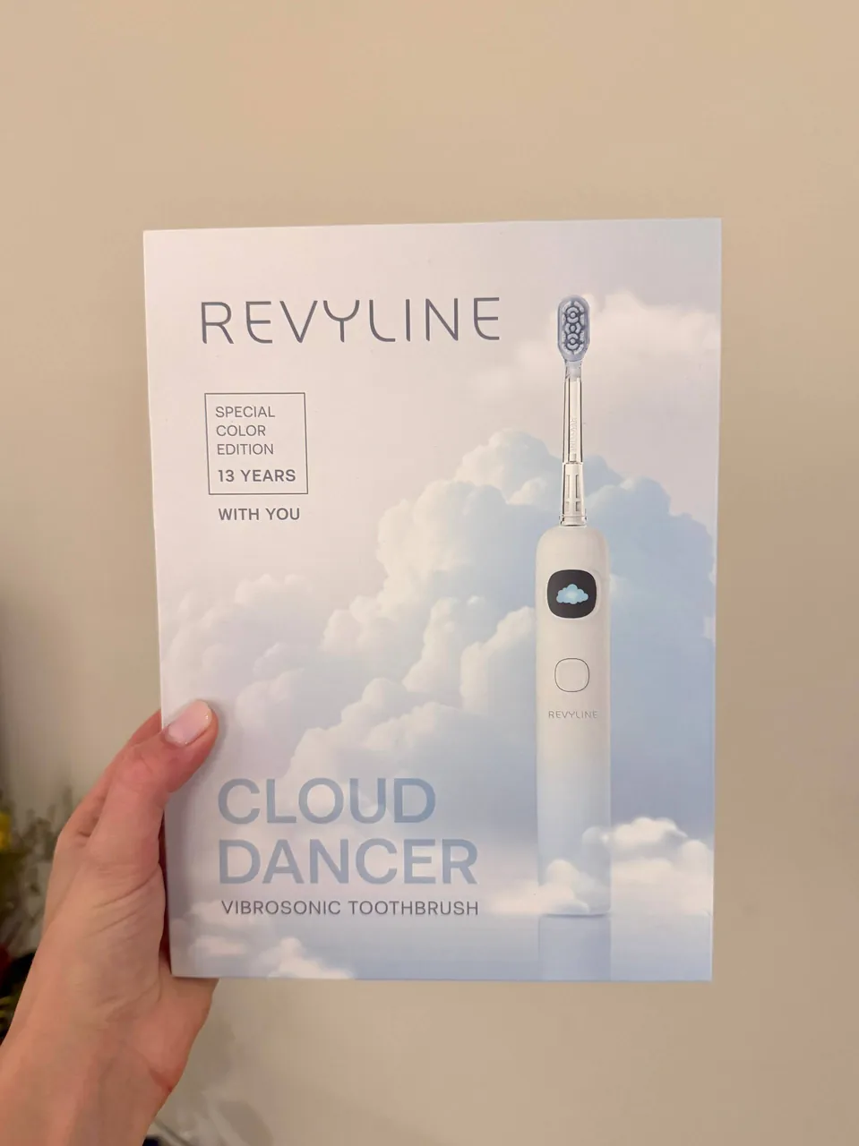 Новая электрическая зубная щетка Revyline 💙