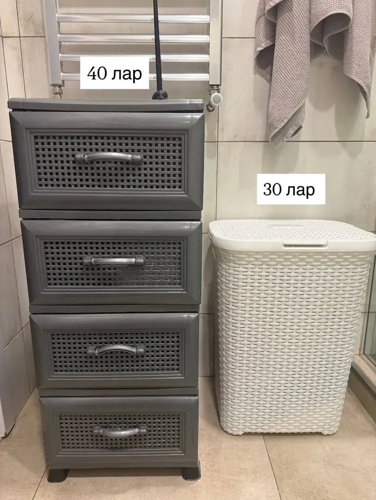 Продается корзина для белья и пластиковый шкафчик