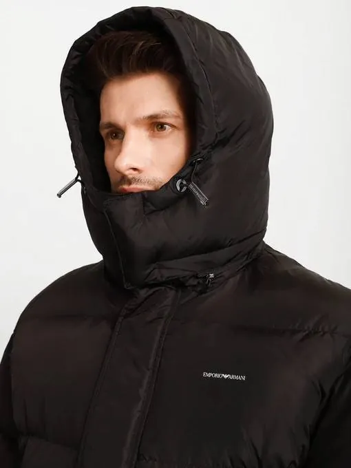 Мужской пуховик Emporio Armani, размер 46. Чёрный, тёплый, лёгкий, со съёмным капюшоном. Состояние …