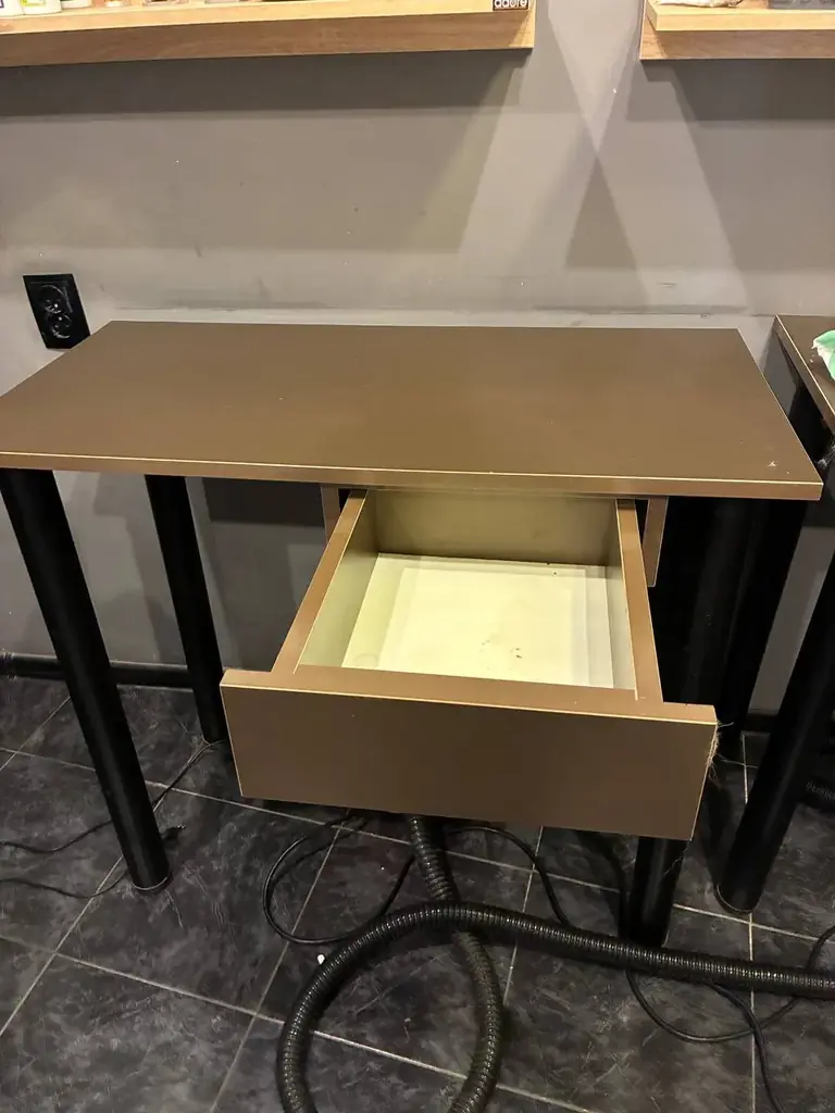 2 отличных письменных стола почти даром! 📦