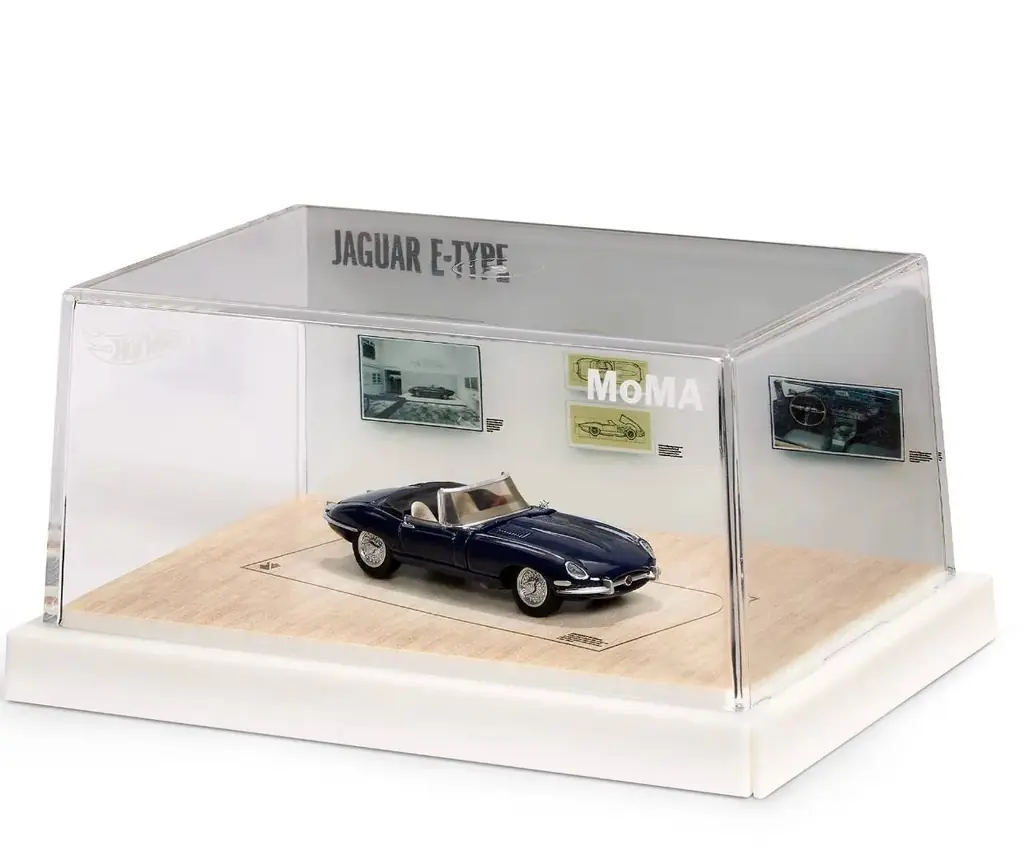 Продаю новую Машинку Mattel Hot Wheels Jaguar E-Type Roadster