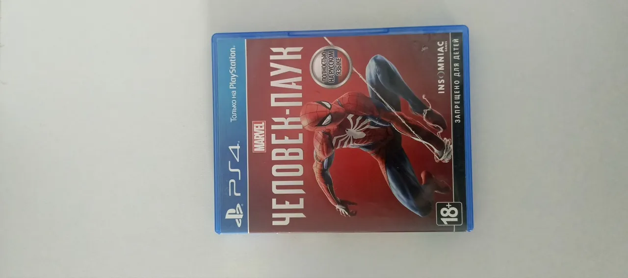 Продаю игры на пс4, человек паук и фифа,