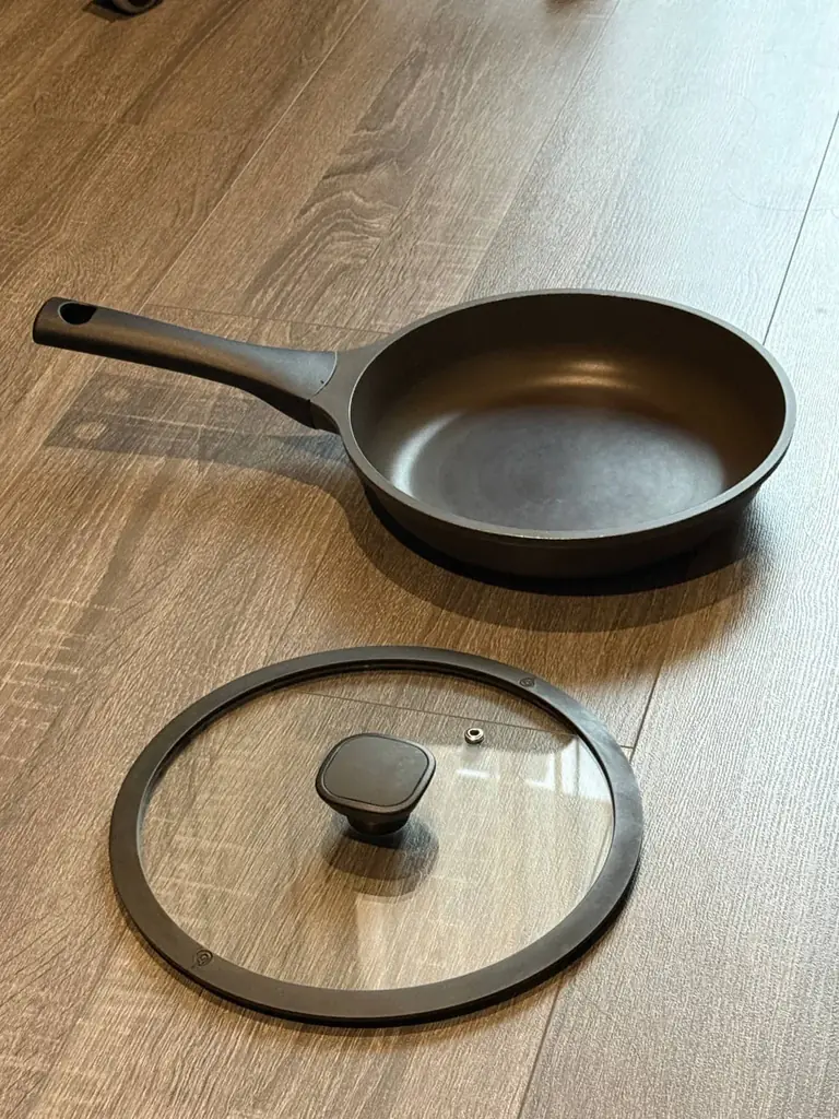 Pintinox 24cm | 1,500 TBH