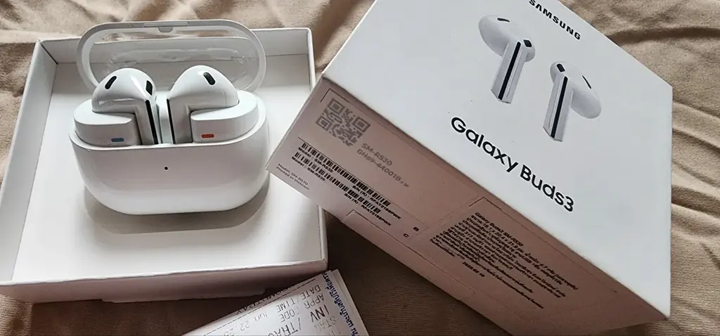 Продам наушники Samsung Galaxy Buds3 (18.02.2025) приобретались в оффсторе. Состояние идеальное. 24…