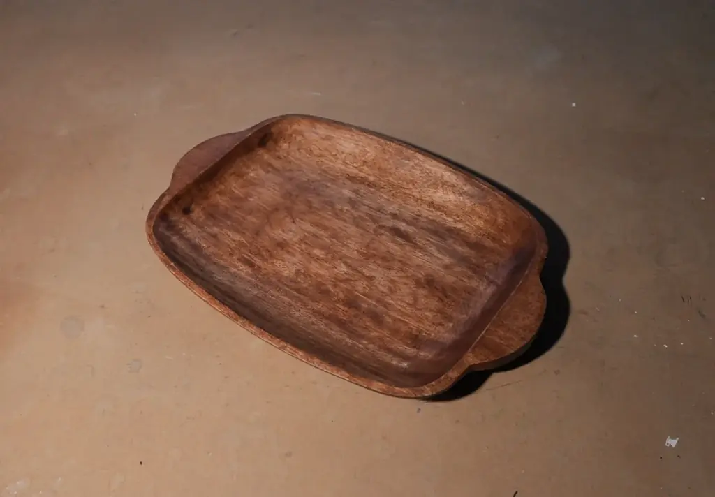 Деревянный поднос с ручками