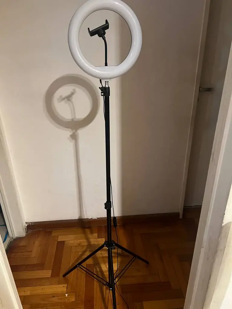 Продаю лампу, абсолютно новая. 500₽
