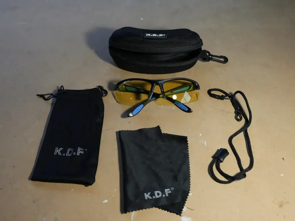 Спортивные очки K.D.F.