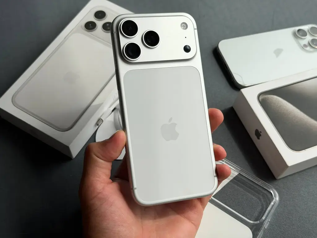 Продаю телефон iPhone 17 Pro Max 256gb