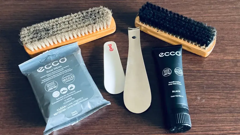 ПРОДАМ КРЕМ И САЛФЕТКИ ДЛЯ ОБУВИ ECCО