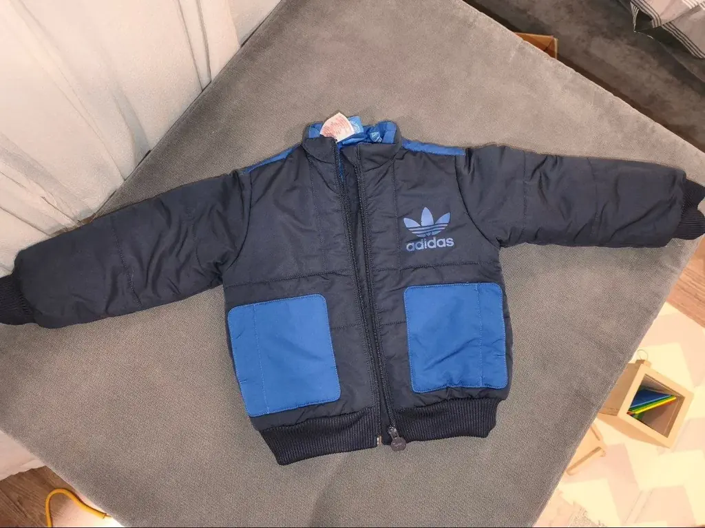 Детская зимняя куртка Adidas. Размер 92. В отличном состоянии, носили совсем мало. Хороший не марки…