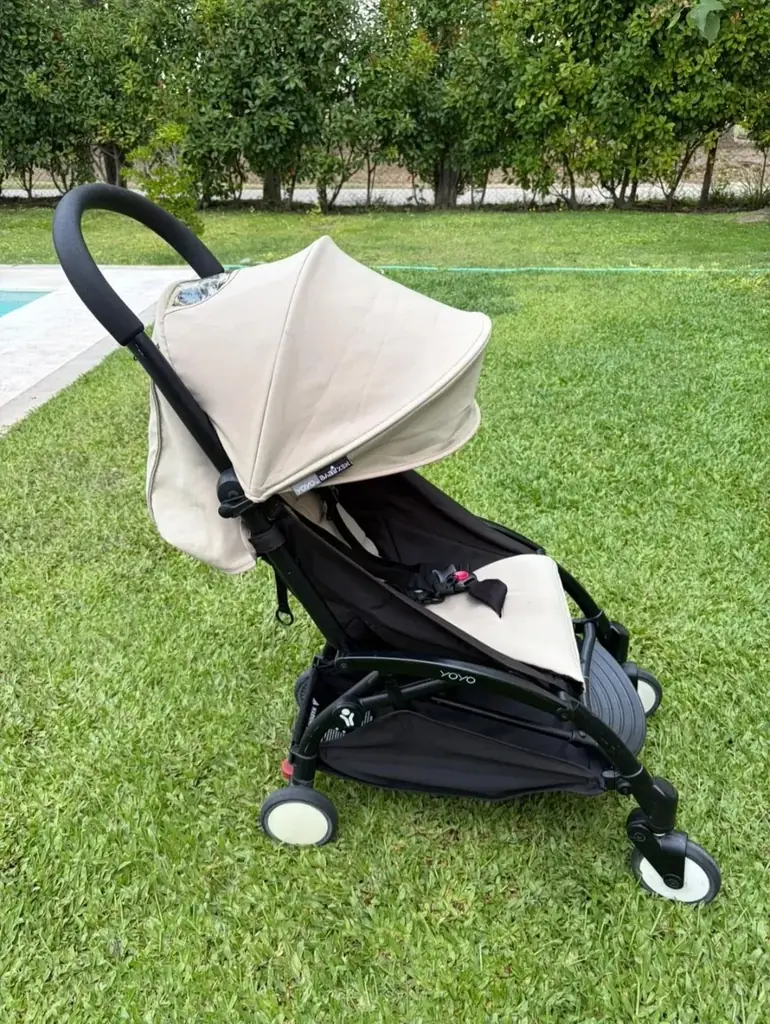 * Продаю оригинальную коляску Babyzen YOYO бежевого цвета.