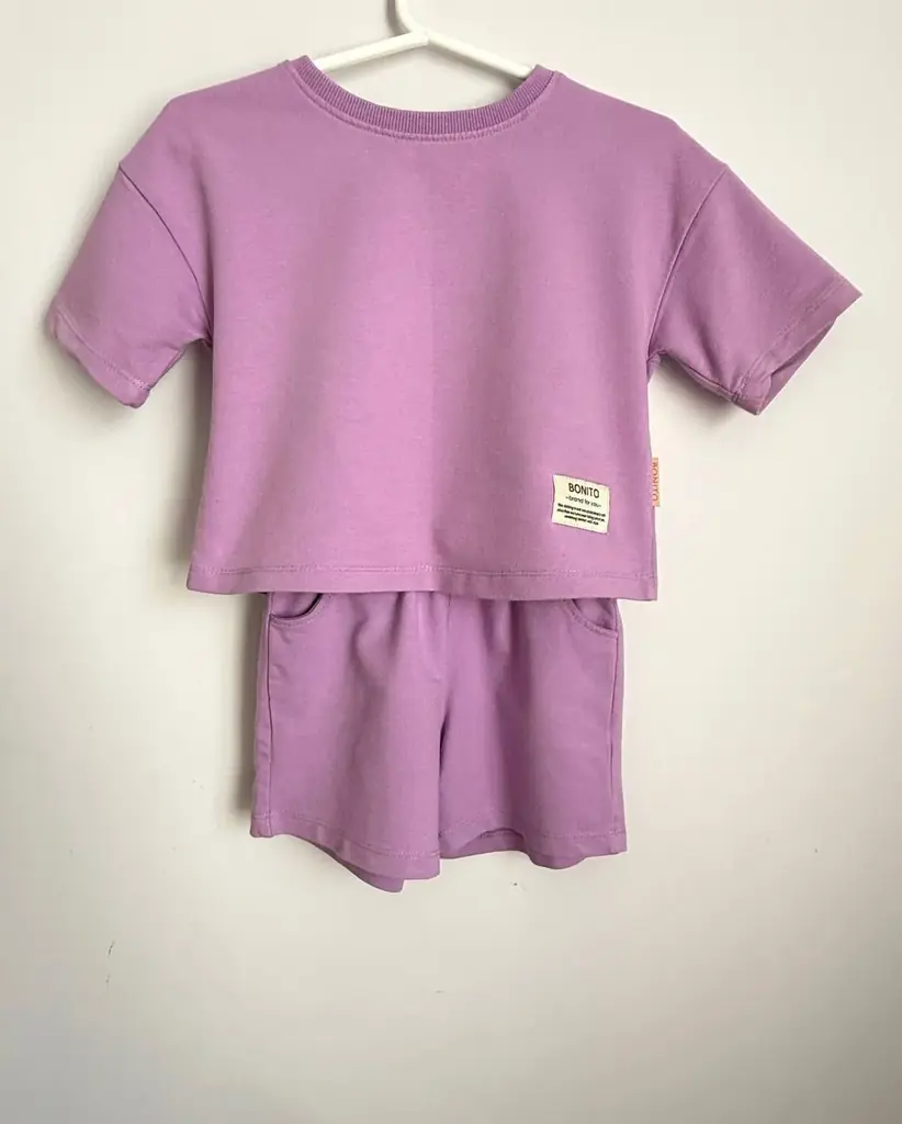 Костюм  Bonito Kids )шорты и футболка) покупала в Испании, размер 104.