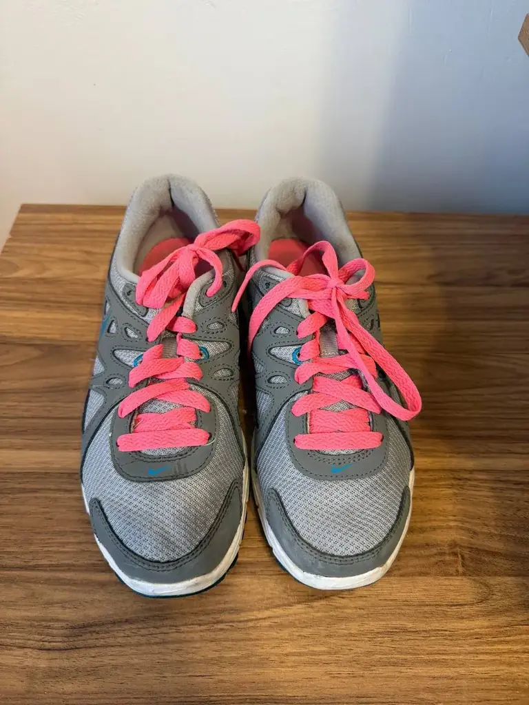 Кроссовки Nike (оригинал, покупала в Америке) размер 36,5