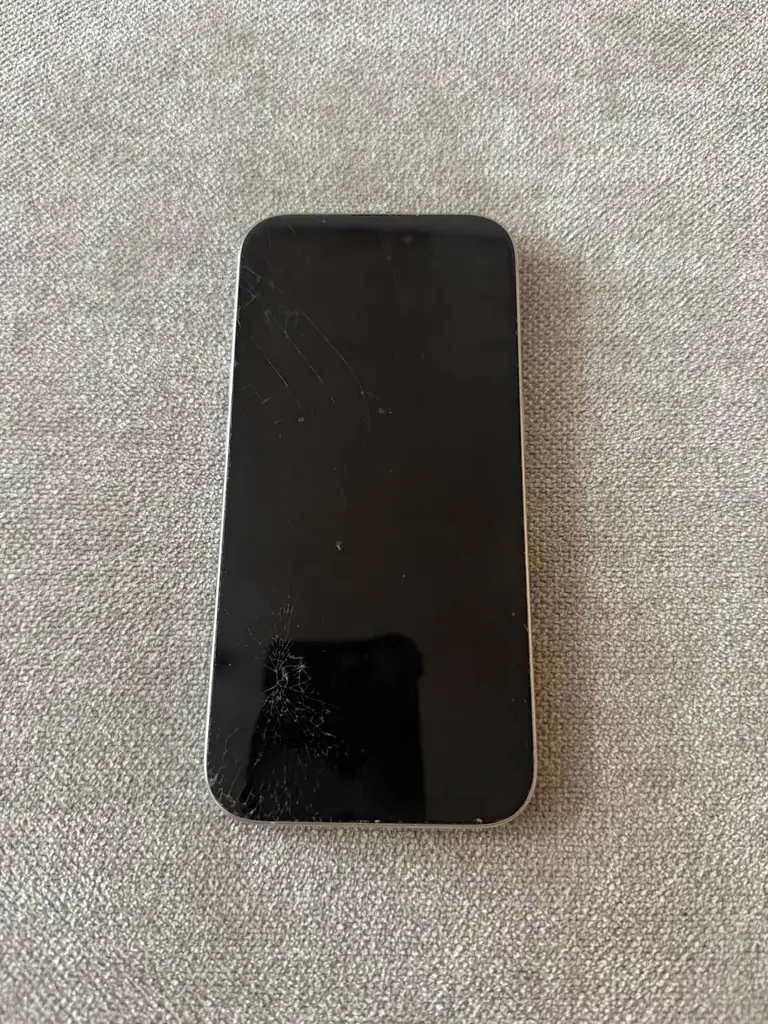 Продам IPhone 15 pro 256 gb e sim.