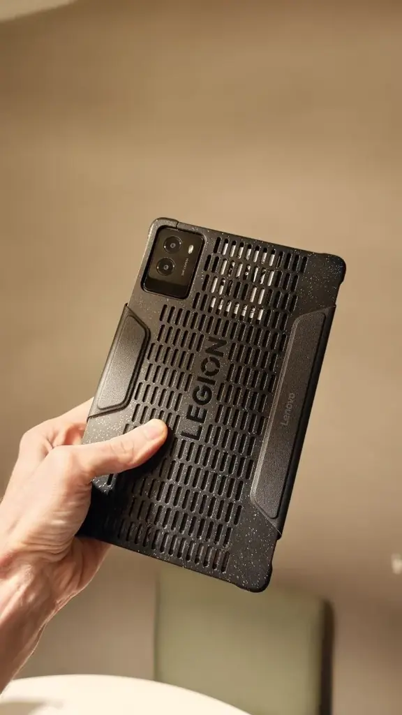 Продаю офигенно мощный игровой планшет Lenovo Legion y700 (2025).