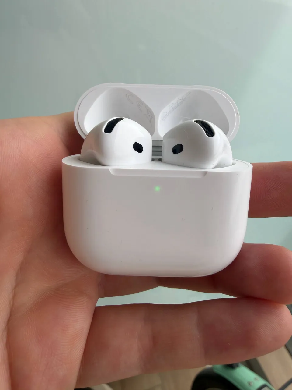 Продам AirPods4 (ANC)