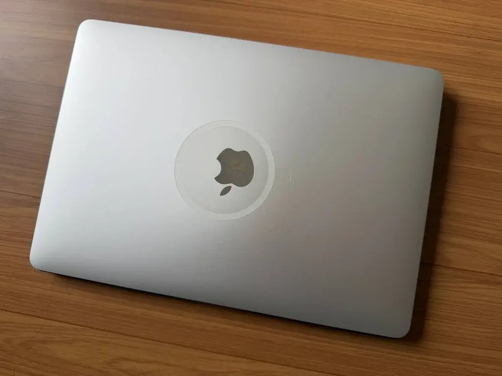 Продам ноутбук Apple MacBook Air 13 retina
