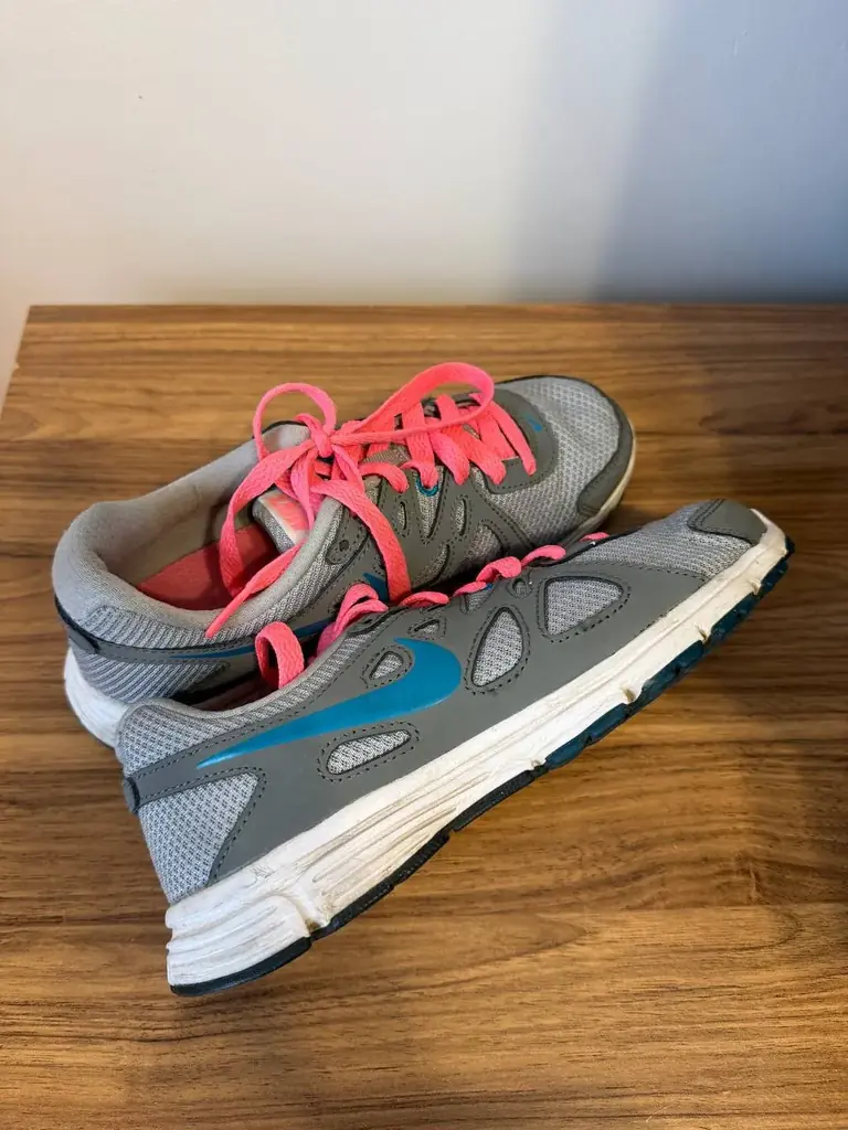 Кроссовки Nike (оригинал, покупала в Америке) размер 36,5