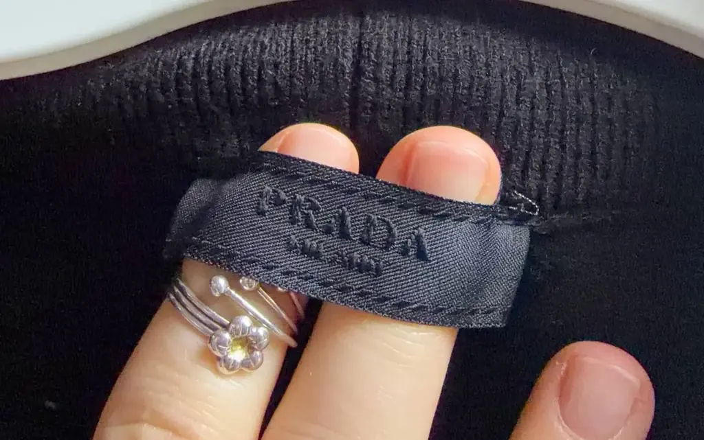 Штаны мужские трикотажные от бренда Prada (не оригинал)