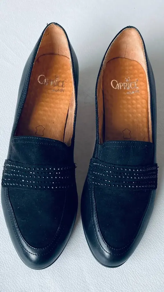 ПРОДАМ туфли Caprice