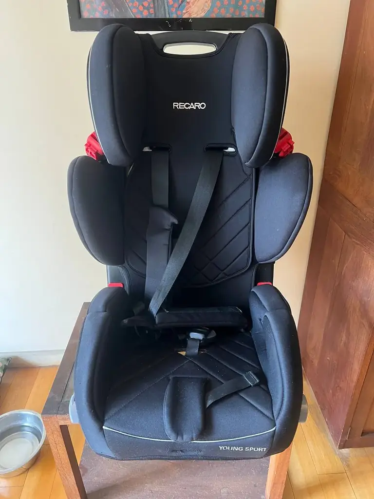 Продаю автокресло 50$