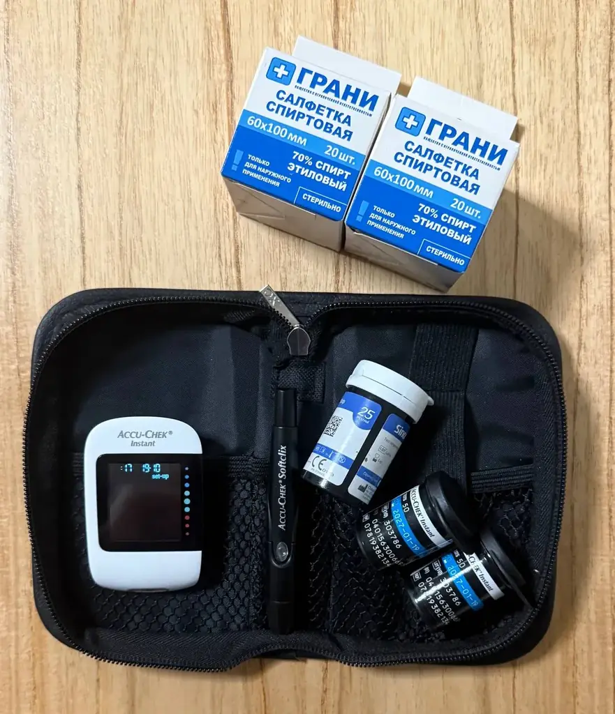 Глюкометр Accu-Chek Instant