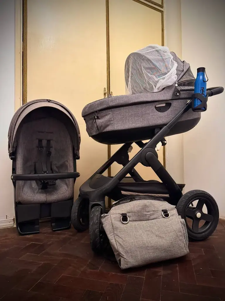 Продам надежную детскую коляску