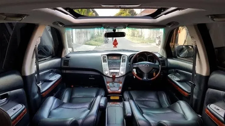 🚗 For Sale: Toyota Harrier Gen 2 3.0 V6 4x4 (2004)