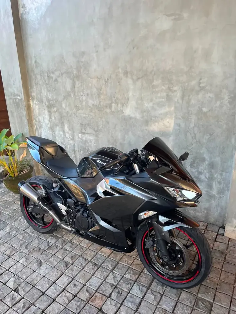 Продам Kawasaki ninja 250 2021 год, пробег 20800 км