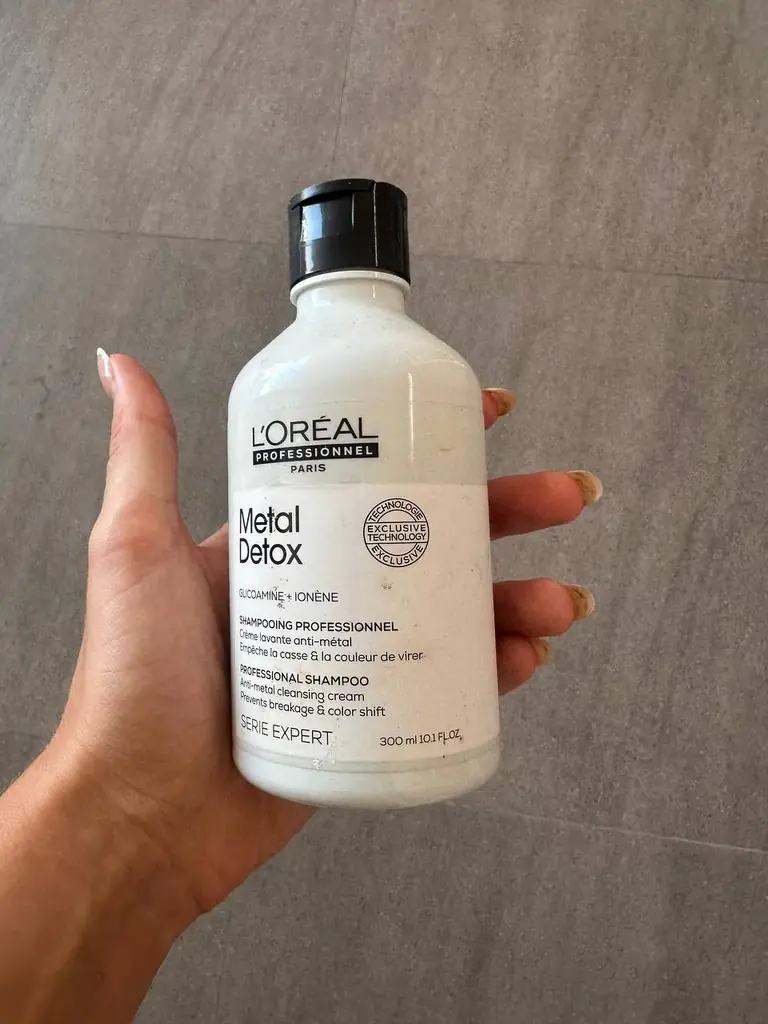 Продаю шампунь L’Oréal Professionnel Metal Detox, 300 мл