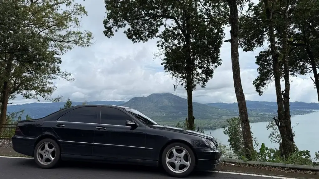 Mercedes-Benz S280 (W220) 2002 — 103,000 km, full dealer service history