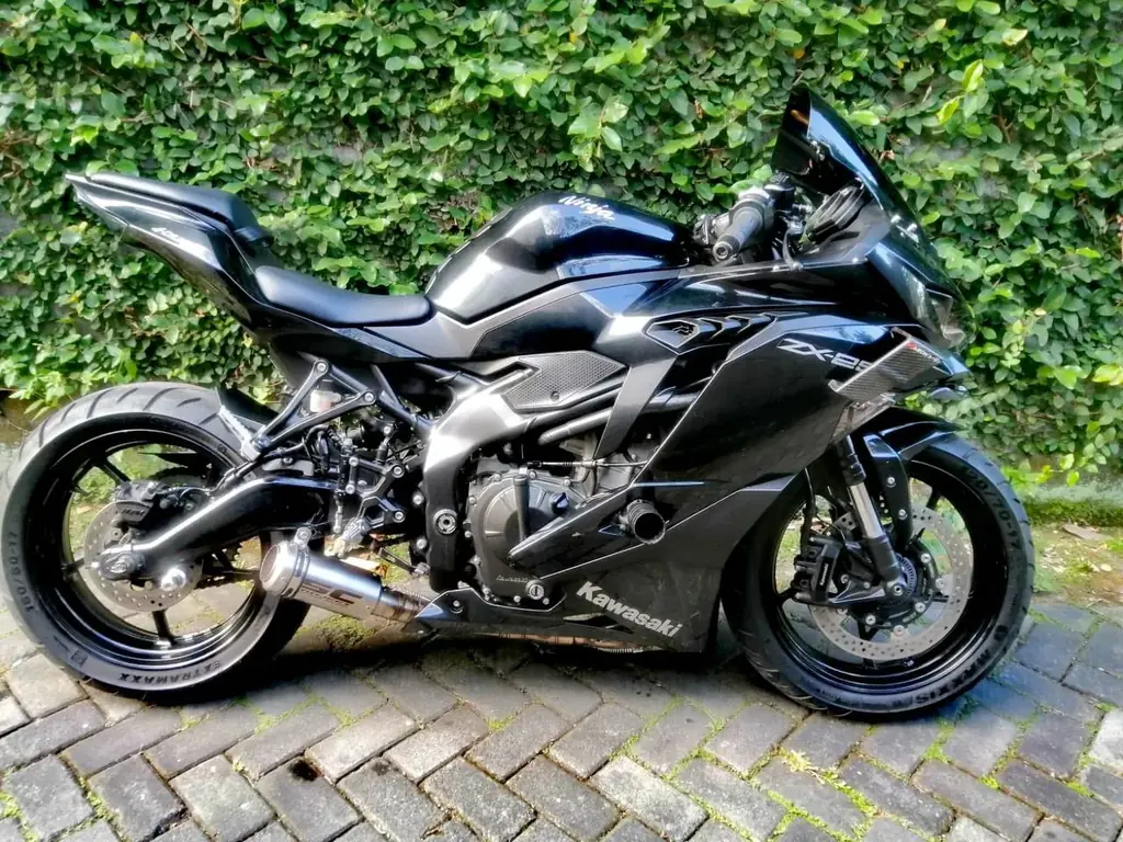 Продам KAWASAKI NINJA ZX25R 2022.